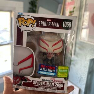 Funko Pop Marvel Spider-Man 1059 Figure - Red and White